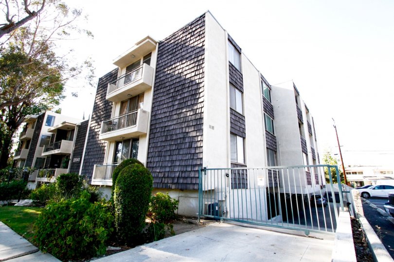 Windsor Woodlands Woodland Hills CA